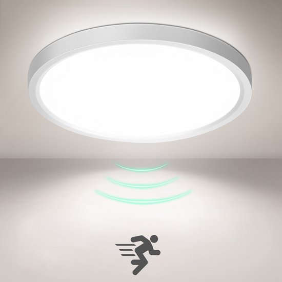 Moderne, ultradunne, witte LED-plafondlamp met een bewegingssensor voor automatische verlichting.