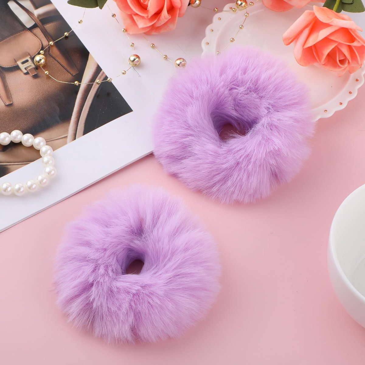 Dailygoody - Haartouw - Pluche Scrunchie - Super Elastisch - Paarse Pomponhoofdband - Haaraccessoires voor Meisjes - Baby Hoofdband - Geschikt vo