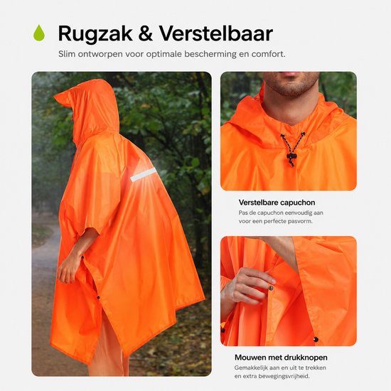 Man in oranje poncho met capuchon, reflecterende strepen. Details van verstelbare capuchon en mouwen.