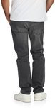 Achterkant van een man in grijze, straight fit jeans.