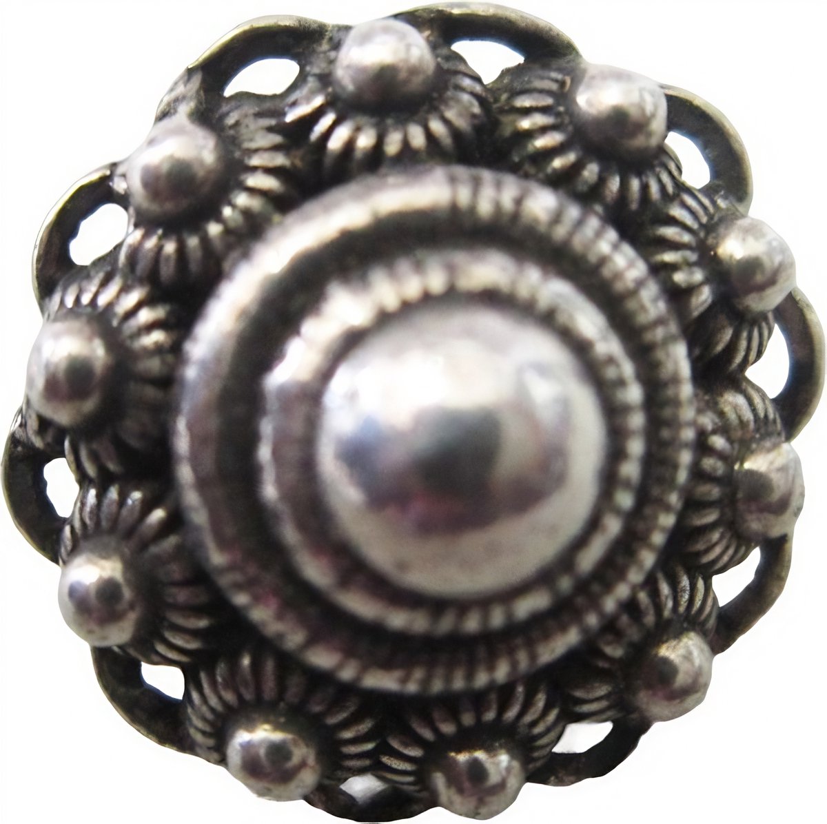 Zeeuws Meisje - Zeeuwse knoop kleding knoop verzilverd, met oogjesrand, ong 2 cm