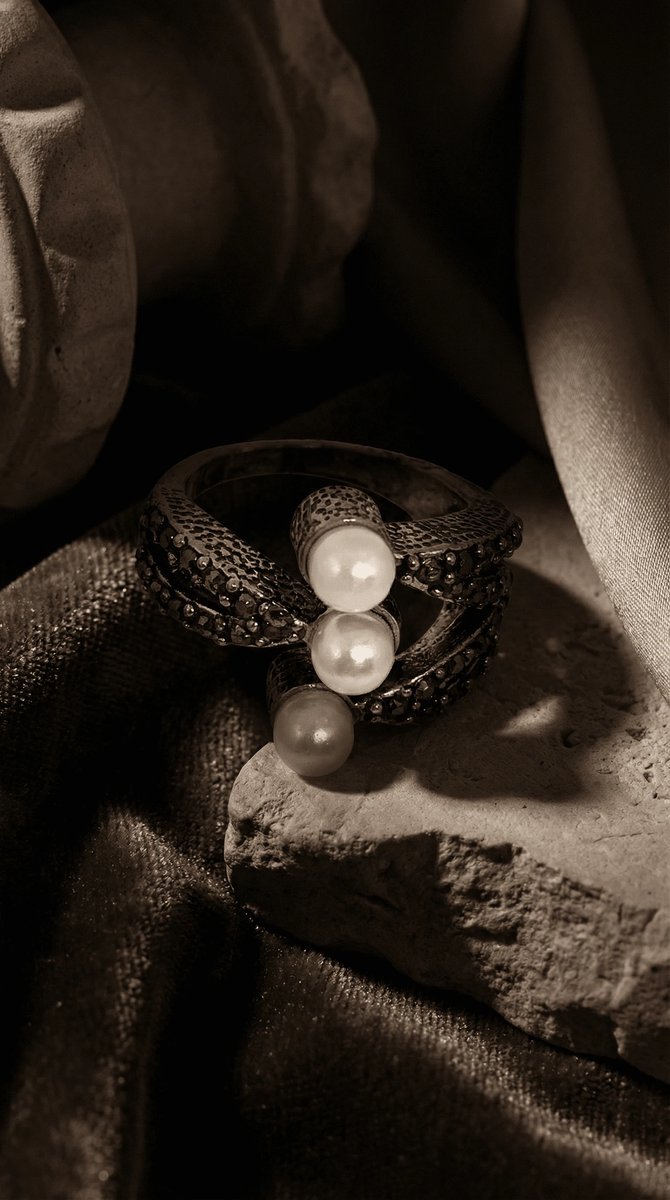 Dorvina Bronzen Sieraad Authentiek Antrasit Kleur Markazit Steen 3 Parel Model Van Voren Verstelbaar Vintage Dames Ring