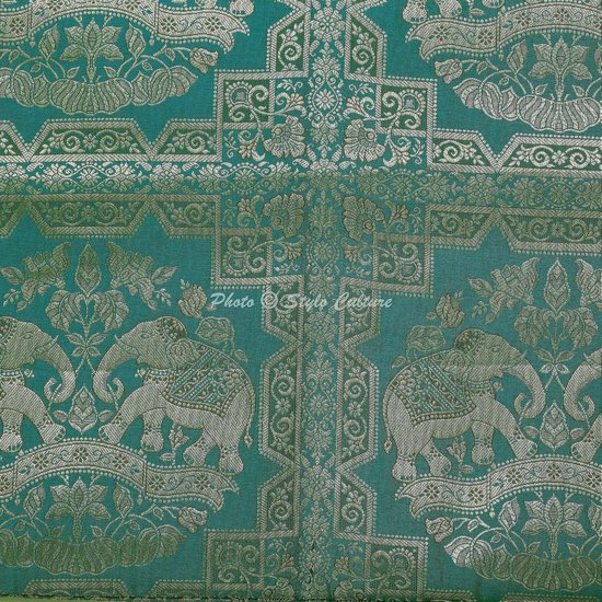 Ethnic Tubular Sofa Bolster Cushion Covers Emerald Green Gold Elephant Roll Cushion Silk Round Tube Cushion Flowers Decorative Brocade Cushion Covers - (76x38cm) - Set of 2 — afbeelding 2