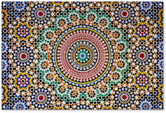 Marokkaans mozaïek met cirkelvormige patronen in rood, blauw, geel, groen en zwart.