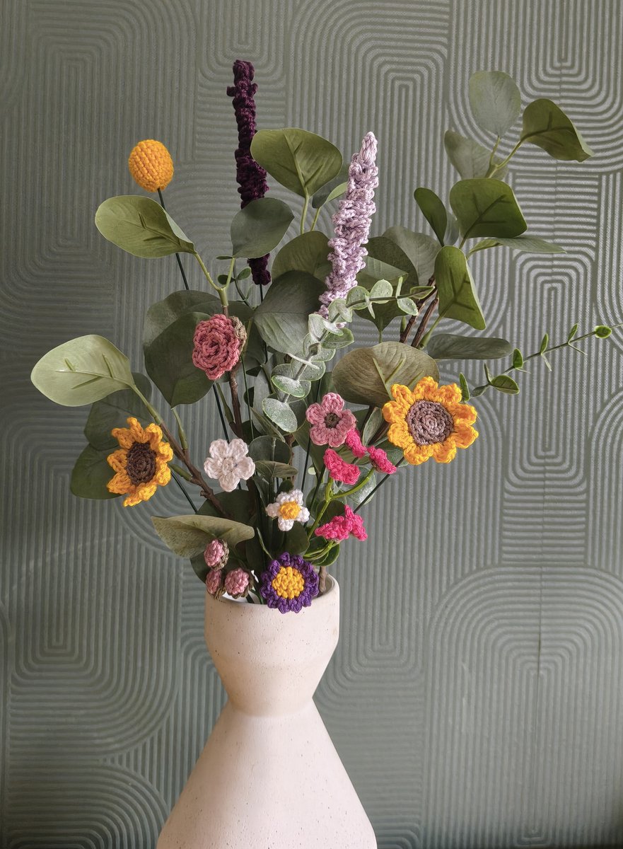 Knuffelsenzo - Gehaakt veldboeket Roze - Lavendel - Veldboeket- Zonnebloem - Roze - Paars - Kunstboeket - Duurzaam - Kunstbloemen - Bureau - Tafelboeket - Roos - Decoratie - Sfeer - Inrichting - Feest - Cadeau