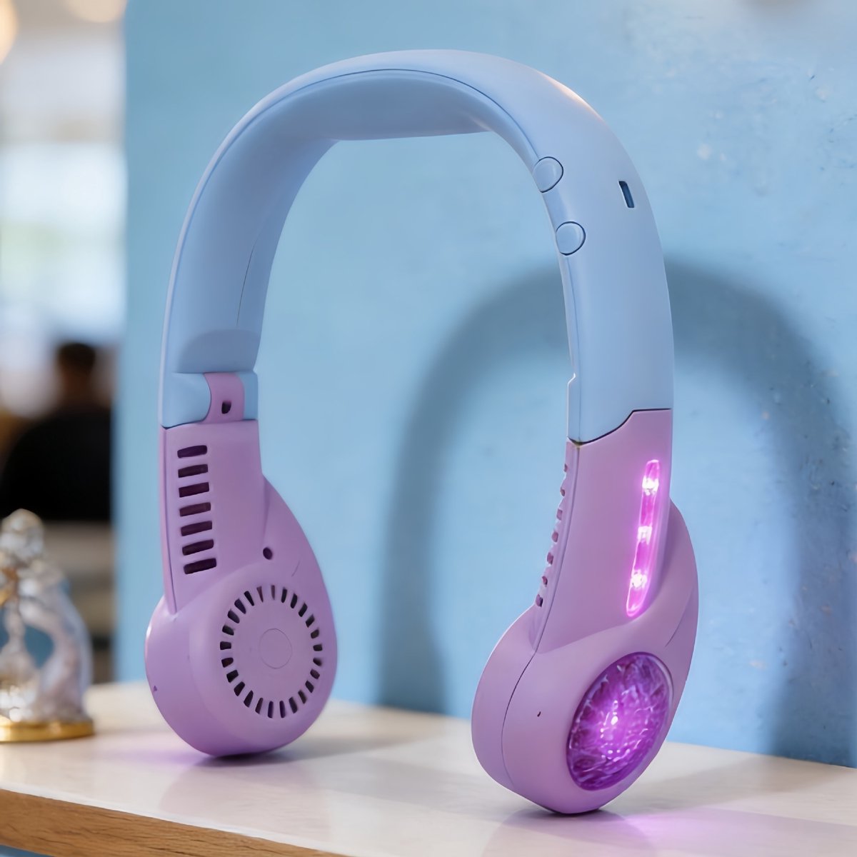 Ulisem - Nekventilator - 1200mAh oplaadbaar - 3 snelheden - Met ledlichtje - Bladloos ontwerp - Type-C - Lichtgewicht en draagbaar - Voor sport en buiten - 19.5x21x6 cm - Blauwviolet