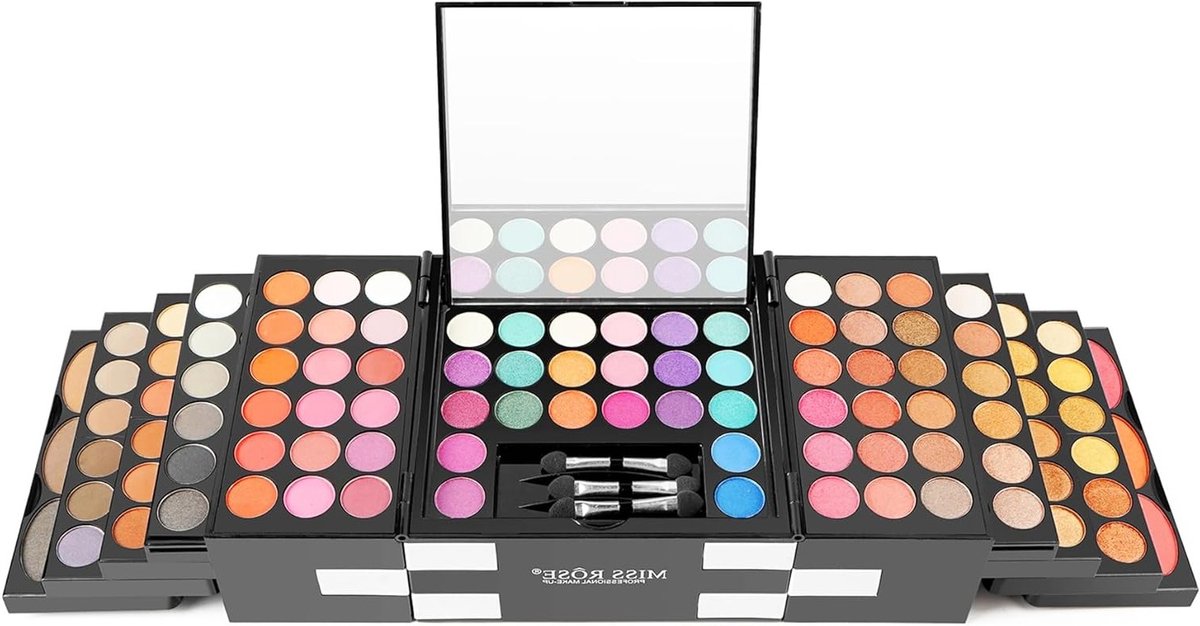 Kleurrijke Oogschaduw en Blush Palet met Poeder en Corrector voor een Perfecte Make-up Set