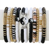 Set van 12 elastische kralen armbanden voor dames in zwart wit goudkleurig met yin yang bedels – kleurrijke armbanden set voor dames