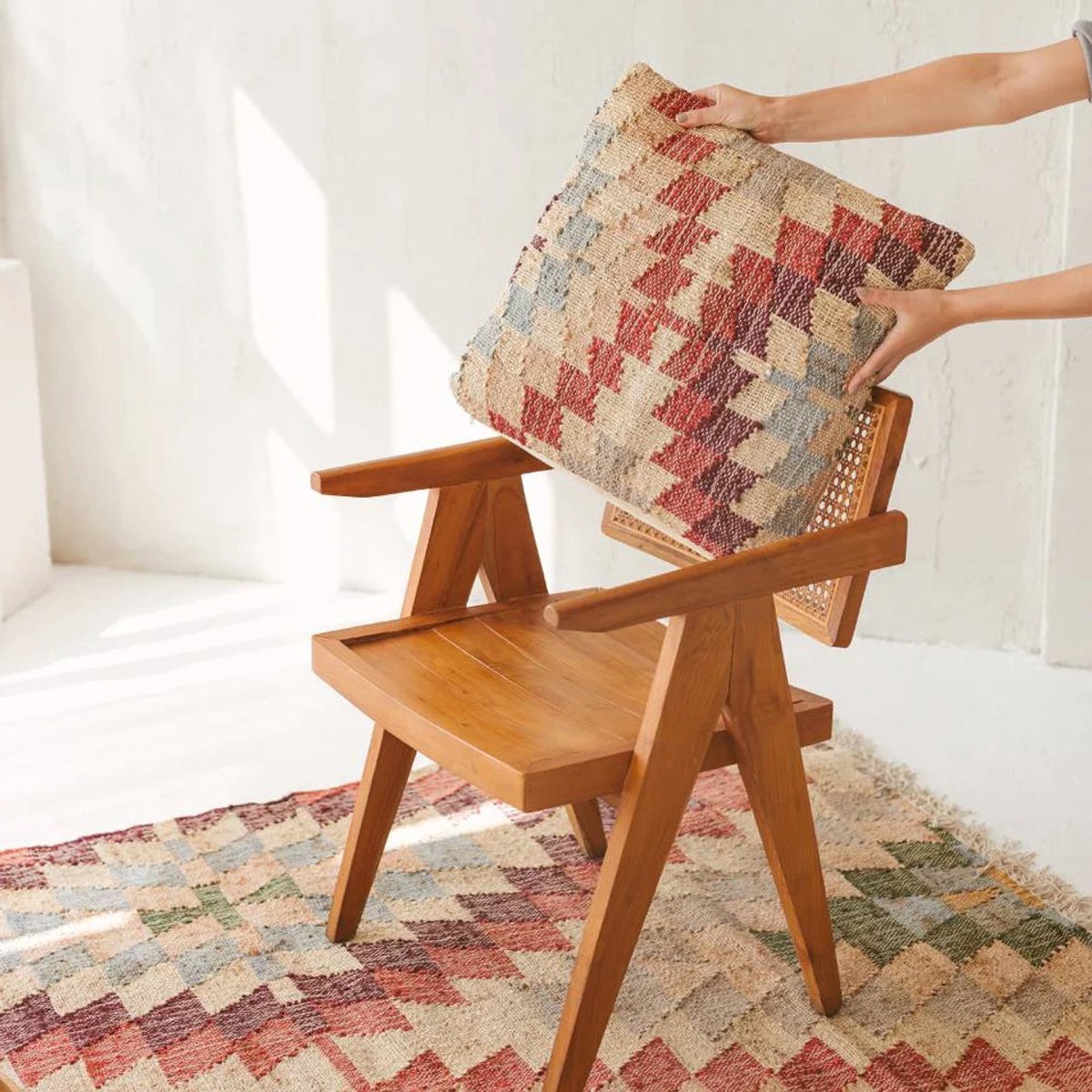 TFP Hand Woven Geometric Cushion Cover - Sierkussenhoes | Tira - 50 x 50 cm - 100% Organic Cotton (GOTS Certified), Jute - Handmade in India - terracotta, cream, Colourful, Coral Blue