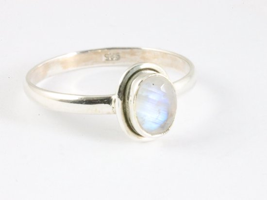 Fijne zilveren ring met regenboog maansteen - maat 18