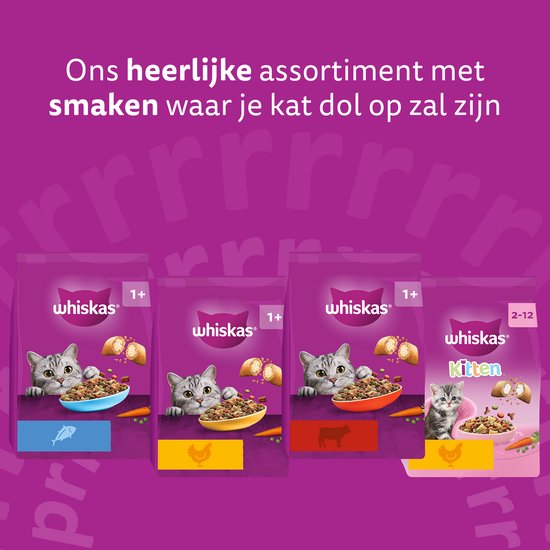 Vier zakken Whiskas kattenvoer in verschillende smaken: tonijn, kip en rundvlees. Duidelijk de smaken en kattenafbeeldingen zichtbaar.