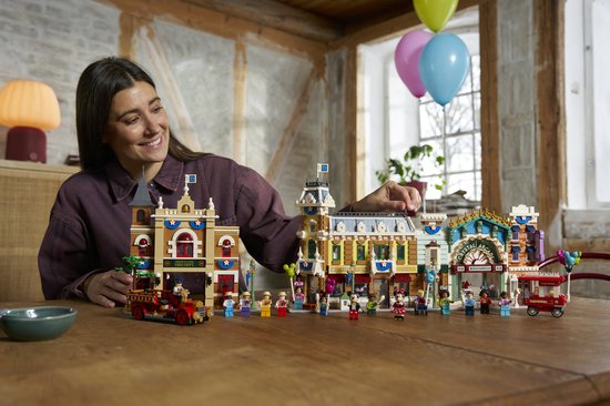 LEGO Disney 43302 - Main Street, U.S.A.