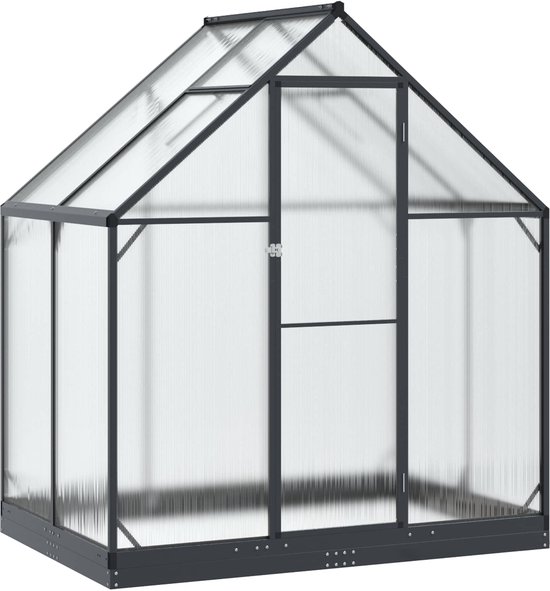 Antracietkleurige kas met polycarbonaat panelen, een schuin dak en een deur, geïsoleerd op witte achtergrond.