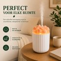 Boncy zoutsteen lamp produceert fijne mist met warm, oranje licht, perfect voor elke ruimte.