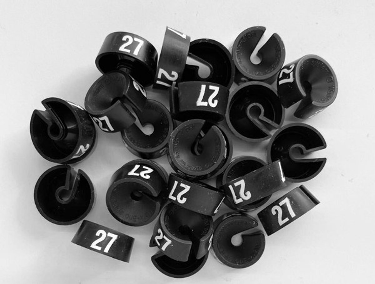 Bleijenberg Maatdopje maat 27 zwart - Maataanduiding voor kledinghangers per 25 stuks - Maatringetje Ø 20 mm - Kledinghangers - Kleerhanger - Kapstok - Mark-Brics - wisersizer