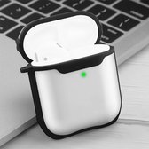 Mobigear - Hoesje geschikt voor Apple AirPods 1 Hardcase Hoesje | Mobigear Shockproof - Zwart