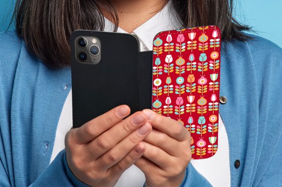 Bookcase pour iPhone 11 Pro Bookcase - Motifs - Fleurs - Rétro - Rouge - Avec compartiments - Étui portefeuille avec fermeture magnétique