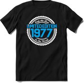 1977 Limited Edition | Feest Kado T-Shirt Heren - Dames | Wit - Blauw | Perfect Verjaardag Cadeau Shirt | Grappige Spreuken - Zinnen - Teksten | Maat 3XL