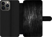 Bookcase Geschikt voor iPhone 13 Pro Max telefoonhoesje - Metaal print - Zwart - Glitter - Met vakjes - Wallet case met magneetsluiting