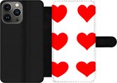 Bookcase Geschikt voor iPhone 13 Pro Max telefoonhoesje - Een illustratie met negen rode hartjes - Met vakjes - Wallet case met magneetsluiting