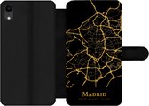 Bookcase Geschikt voor iPhone XR telefoonhoesje - Madrid - Kaart - Goud - Met vakjes - Wallet case met magneetsluiting