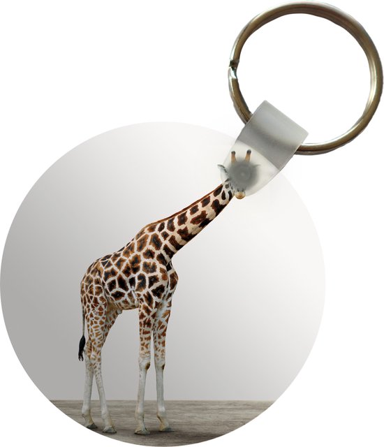 Sleutelhanger - Giraffe - Witte achtergrond - Kind - Jongetje - Meisje - Plastic - Rond - Uitdeelcadeautjes - Sinterklaas cadeautjes - Uitdeelcadeautjes voor kinderen - Schoencadeautjes - Kleine cadeautjes