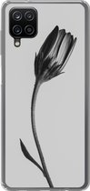 Geschikt voor Samsung Galaxy A12 hoesje - Plant - Macro - Zwart - Wit - Siliconen Telefoonhoesje