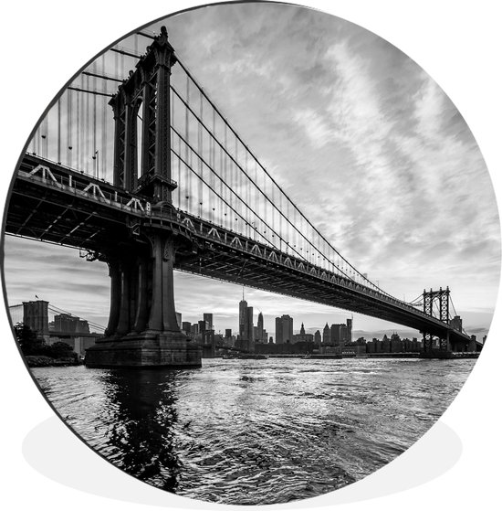 WallCircle - Wandcirkel - Muurcirkel - Wolkenlucht boven de Brooklyn Bridge in New York bij zonsondergang - zwart wit - Aluminium - Dibond - ⌀ 30 cm - Binnen en Buiten