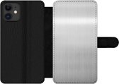Bookcase Geschikt voor iPhone 12 Pro Max telefoonhoesje - Metaal print - Zilver - Grijs - Met vakjes - Wallet case met magneetsluiting