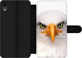 Bookcase Geschikt voor iPhone XR telefoonhoesje - Jongens - Adelaar - Amerikaanse zeearend - Vogel - Portret - Snavel - Ogen - Met vakjes - Wallet case met magneetsluiting