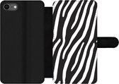 Bookcase Geschikt voor iPhone SE 2020 telefoonhoesje - Dieren - Zebraprint - Zwart - Met vakjes - Wallet case met magneetsluiting