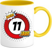 11 Jaar Verkeersbord Mok met tekst | Grappig Verjaardag Beker Cadeau | Bedrukte Koffie en Thee Mokken | Zwart | 330 ML