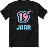 19 Jaar Feest kado T-Shirt Heren / Dames - Perfect Verjaardag Cadeau Shirt - Licht Blauw / Licht Roze - Maat S