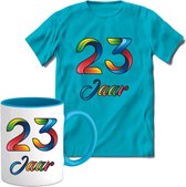 23 Jaar Vrolijke Verjaadag T-shirt met mok giftset Blauw | Verjaardag cadeau pakket set | Grappig feest shirt Heren – Dames – Unisex kleding | Koffie en thee mok | Maat L