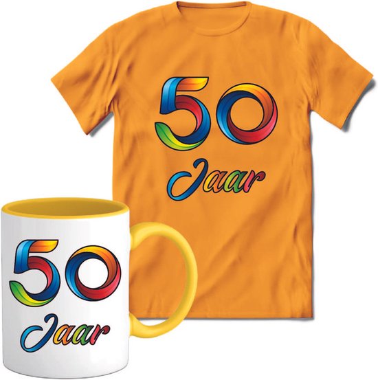 50 Jaar Vrolijke Verjaadag T-shirt met mok giftset Geel | Abraham en Sarah Verjaardag cadeau pakket set | Grappig feest shirt Heren – Dames – Unisex kleding | Koffie en thee mok | Maat S