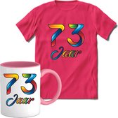 73 Jaar Vrolijke Verjaadag T-shirt met mok giftset Roze | Verjaardag cadeau pakket set | Grappig feest shirt Heren – Dames – Unisex kleding | Koffie en thee mok | Maat XL