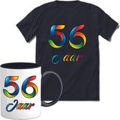 56 Jaar Vrolijke Verjaadag T-shirt met mok giftset Zwart | Verjaardag cadeau pakket set | Grappig feest shirt Heren – Dames – Unisex kleding | Koffie en thee mok | Maat 3XL