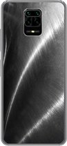 Geschikt voor Xiaomi Redmi Note 10 Lite hoesje - Metaal print - Zilver - Zwart - Wit - Siliconen Telefoonhoesje