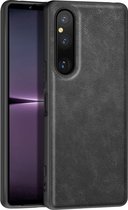 Kunstlederen Hoesje Geschikt voor de Sony Xperia 1 V - Stijlvolle Back Cover - Comfortabele Stijlvolle Dunne Bescherm Hoes Zwart