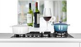 Spatscherm keuken 60x40 cm - Kookplaat achterwand Twee flessen rode wijn en een glas rode wijn - Muurbeschermer - Spatwand fornuis - Hoogwaardig aluminium