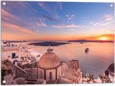 Tuinposter – Uitzicht op Griekse Kustplaats Santorini - 80x60 cm Foto op Tuinposter (wanddecoratie voor buiten en binnen)