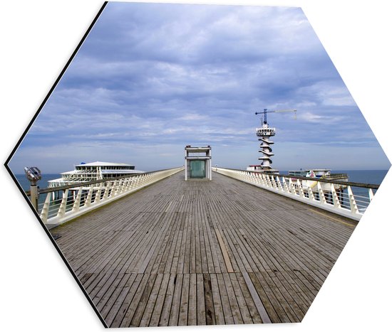 Dibond Hexagon - Scheveningen - Pier - Strand - Hout - Zee - 40x34.8 cm Foto op Hexagon (Met Ophangsysteem)