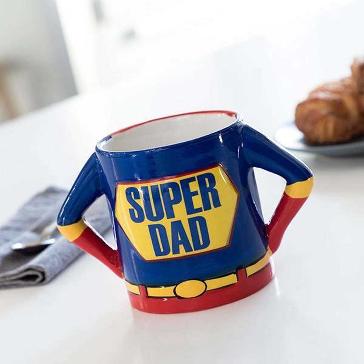 Out of the Blue - Super Dad Koffie Mok - Keramiek - Ø 9cm - 18 x 11cm - 500 ml