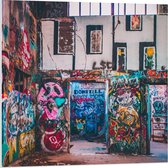 Forex - Muren vol met Graffiti in Gebouw - 80x80cm Foto op Forex