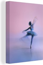 Canvas Schilderij Ballerina die een twirl doet - 60x80 cm - Wanddecoratie