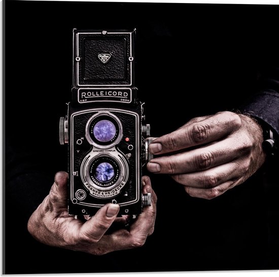 Acrylglas - Rolleicord Camera met Zwarte Achtergrond - 50x50cm Foto op Acrylglas (Wanddecoratie op Acrylglas)