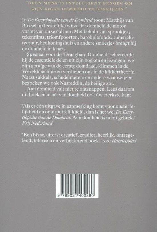 Boekkaft met tekst over 'De Encyclopedie van de Domheid'. Grijze achtergrond met barcode onderaan.