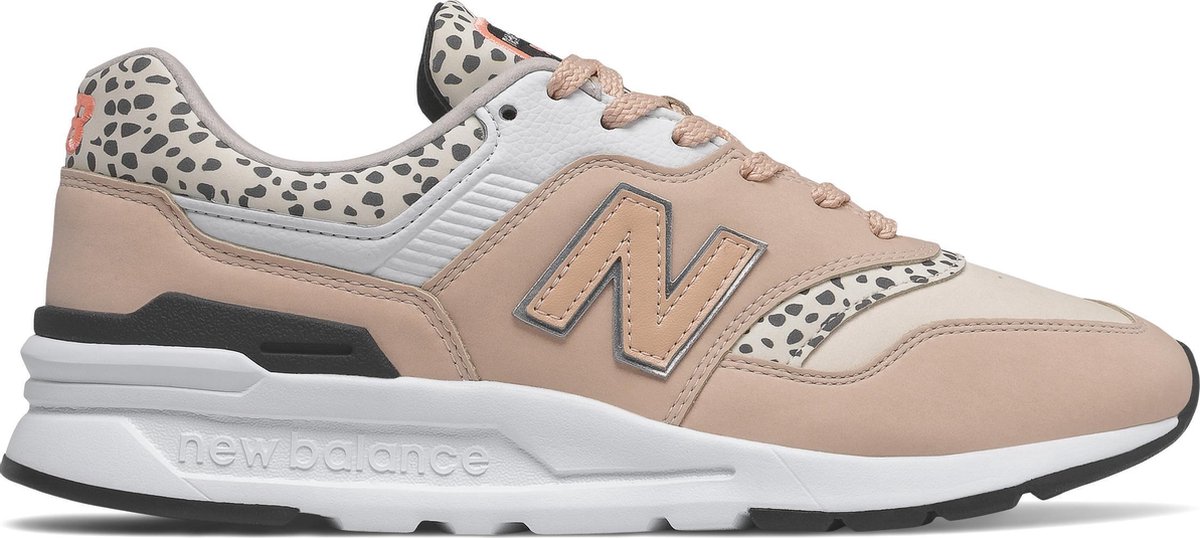 New Balance 997 Dames Sneakers Light Pink - Schoenen.nl
