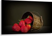 Canvas - Bakje met Rode Aardbeien - 120x80cm Foto op Canvas Schilderij (Wanddecoratie op Canvas)