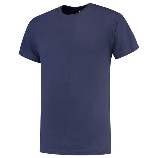 Een donkerblauw Tricorp T-shirt met korte mouwen. Het shirt heeft een ronde hals.